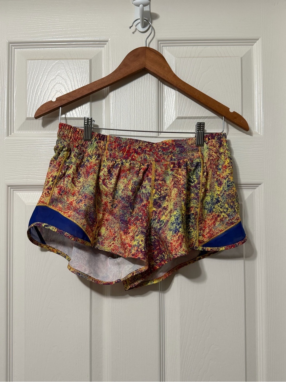 Lululemon athletica hotty hot shorts size 10 euc
